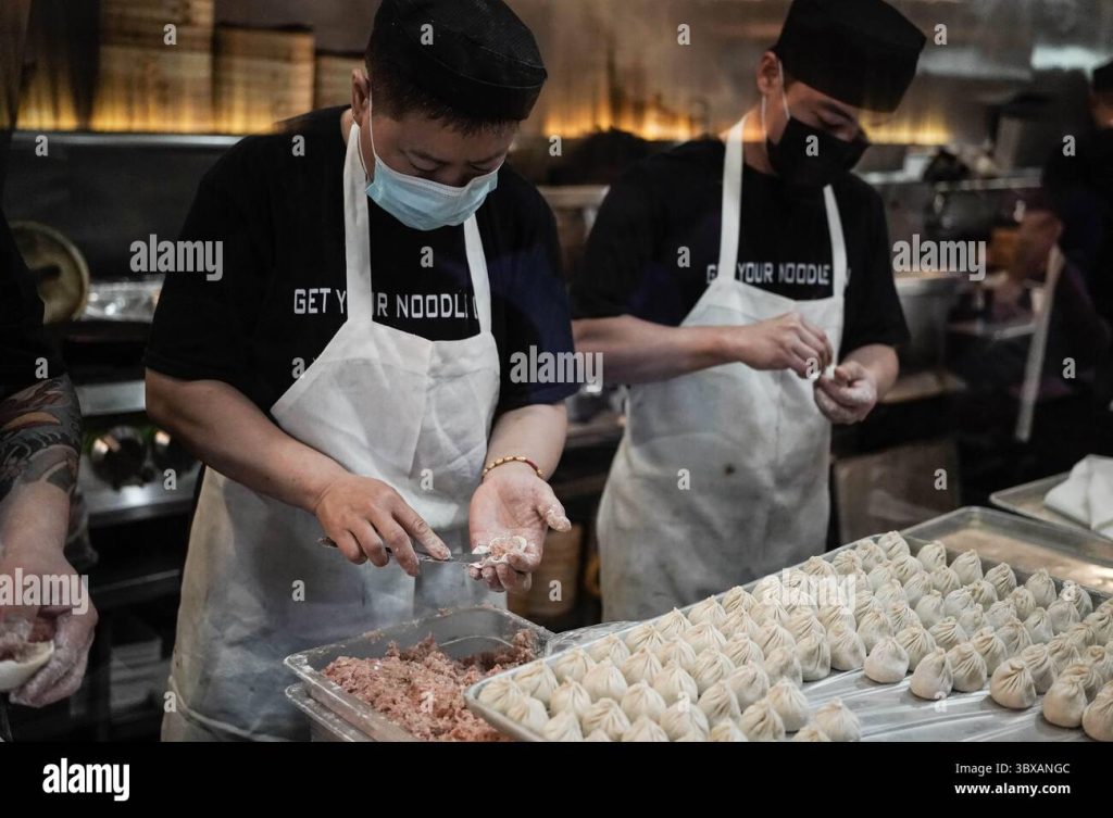 Do Chefs Have to Wear Masks in the Kitchen Uk: Essential Rules Revealed ...
